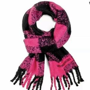 VICTORIA'S SECRET WINTER ANGEL PLUSH SCARF